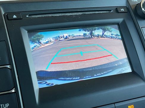 Used 2016 Toyota Camry SE image 22