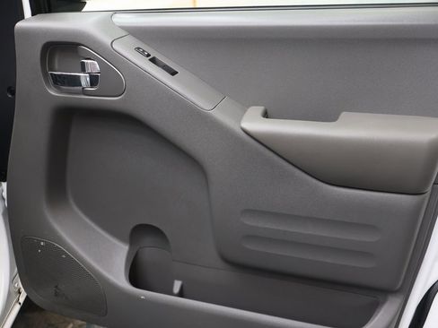 Used 2019 Nissan Frontier Desert Runner image 11