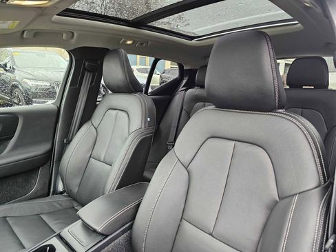 Used 2025 Volvo XC40 B5 Core w/ Protection Package Premier image 24