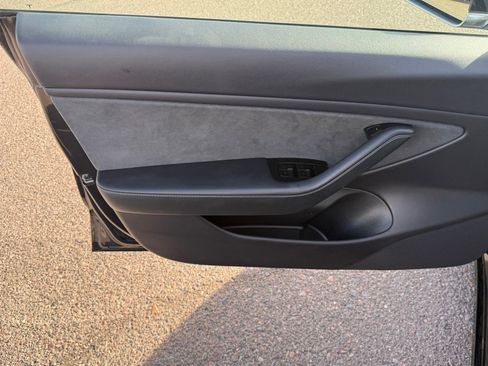 Used 2019 Tesla Model 3 Standard Range Plus image 14