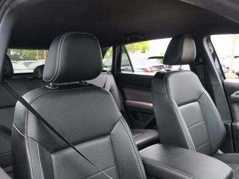 Used 2023 Volkswagen Atlas Cross Sport SE FWD image 29