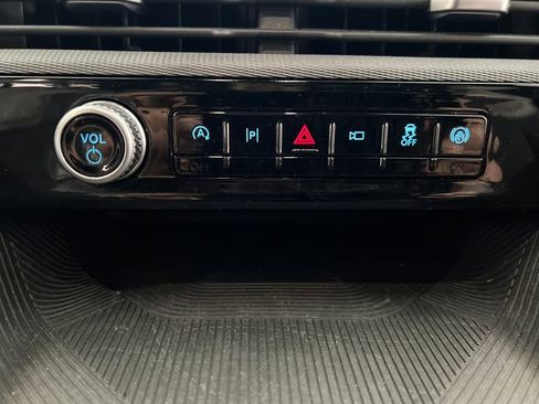 Used 2025 Ford Explorer ST-Line w/ ST-Line Street Pack image 48