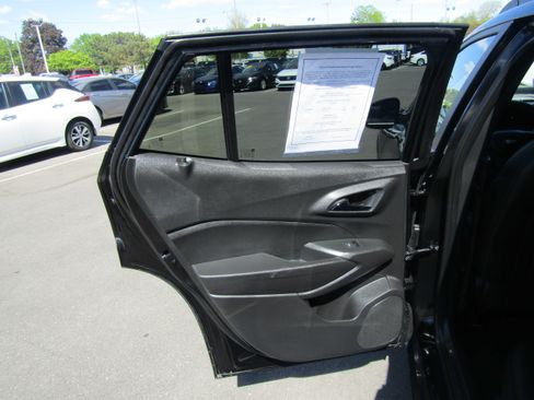 Used 2026 Chevrolet Trax LT FWD image 7