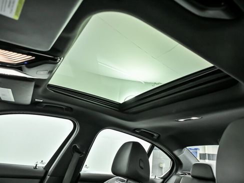 Used 2020 BMW 330i xDrive Sedan w/ Convenience Package image 20