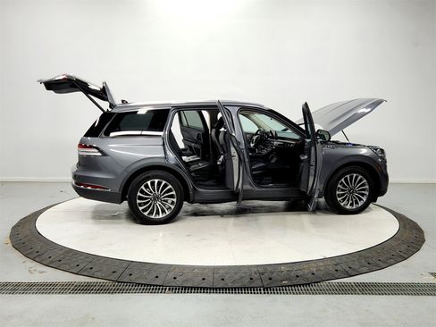Used 2023 Lincoln Aviator Reserve image 16