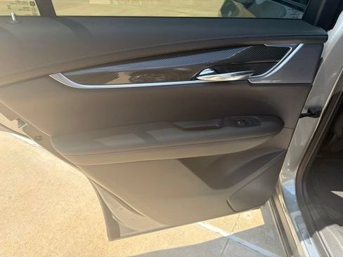 Certified 2024 Cadillac XT6 Sport w/ Technology Package AWD/4WD image 20