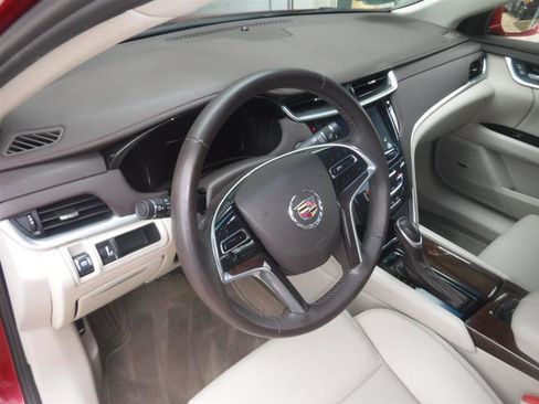 Used 2013 Cadillac XTS Base image 28
