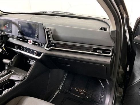 Used 2024 Kia Sportage LX image 16