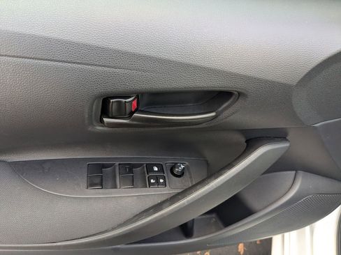 Used 2025 Toyota Corolla LE image 22