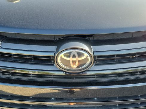 Used 2019 Toyota Highlander SE AWD/4WD image 30