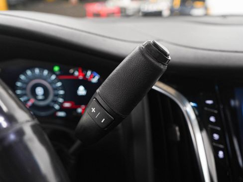 Used 2018 Cadillac Escalade Luxury AWD/4WD image 28