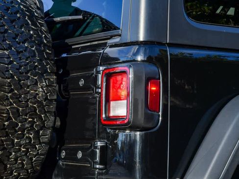 Used 2022 Jeep Wrangler Unlimited Rubicon image 10