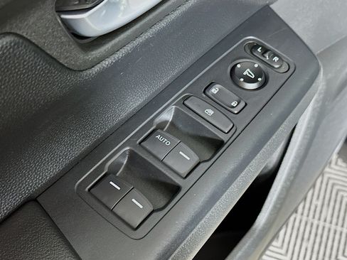 Used 2023 Honda CR-V LX image 17