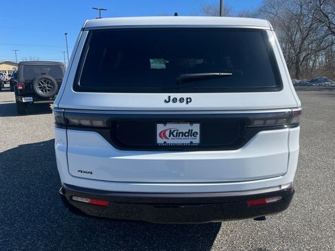 New 2026 Jeep Grand Wagoneer 4WD image 25