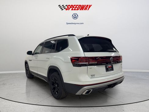 New 2026 Volkswagen Atlas Peak Edition AWD/4WD image 8