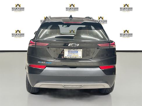 Used 2023 Chevrolet Bolt EUV LT w/ Convenience Package image 6