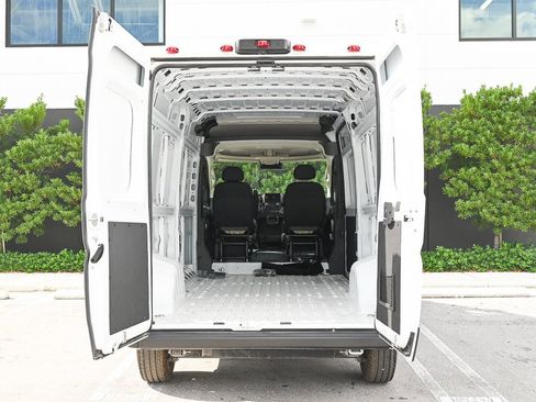 Used 2025 RAM ProMaster 2500 w/ Storage Group image 11