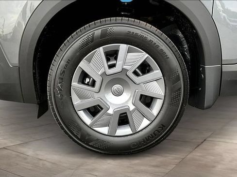 New 2026 Nissan Kicks S FWD image 11
