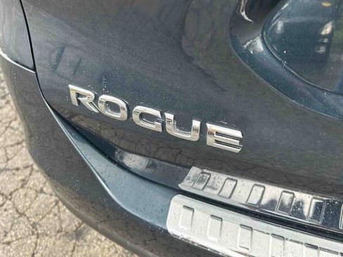 Used 2015 Nissan Rogue S AWD/4WD image 24