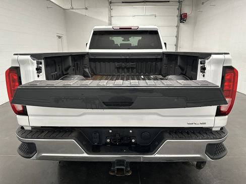 Used 2024 GMC Sierra 3500 SLE w/ SLE Value Package AWD/4WD image 17