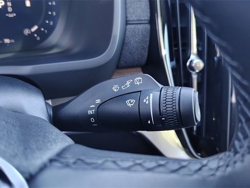 New 2026 Volvo XC90 B6 Plus image 18