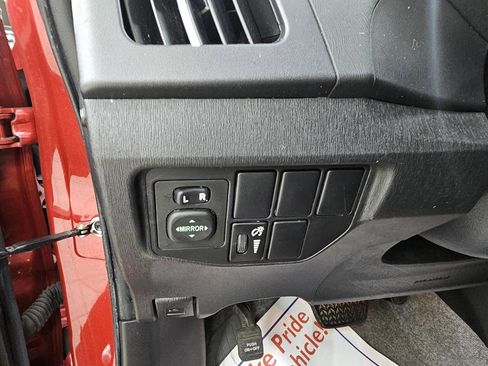 Used 2012 Toyota Prius Three image 33