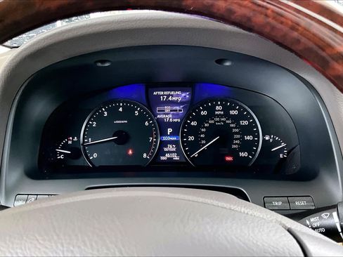 Used 2013 Lexus LS 460 w/ Comfort Pkg RWD image 22