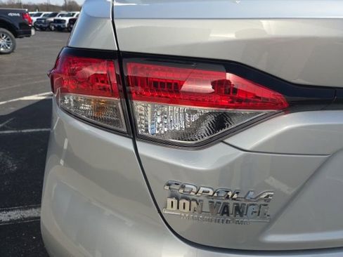 Used 2024 Toyota Corolla LE image 35