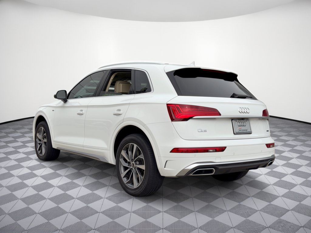 Used 2023 Audi Q5 2.0T Premium w/ Convenience Package AWD/4WD image 3