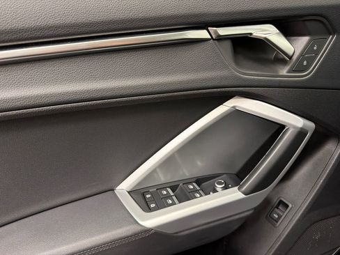 Used 2025 Audi Q3 2.0T Premium image 33