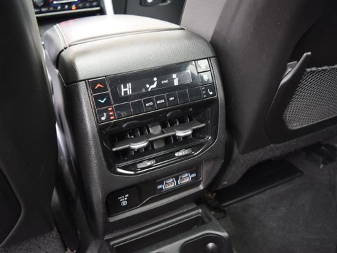 Used 2021 Jeep Grand Cherokee L Limited w/ Luxury Tech Group II image 38