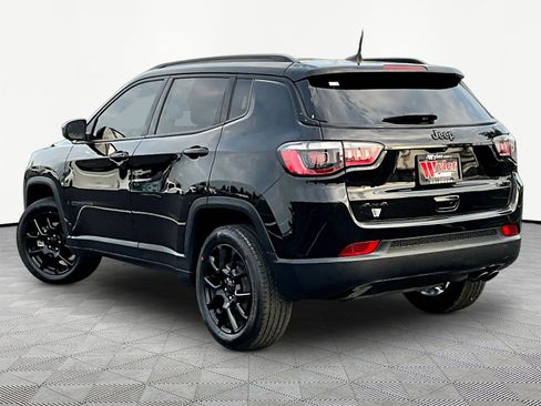 Used 2022 Jeep Compass Latitude w/ Convenience Group AWD/4WD image 4