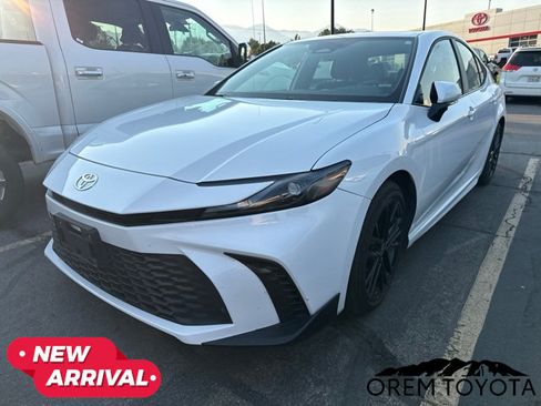 Used 2026 Toyota Camry SE w/ Convenience Package FWD image 12