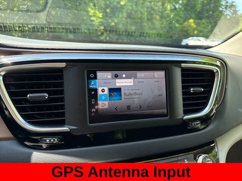 Used 2023 Chrysler Voyager LX FWD image 18