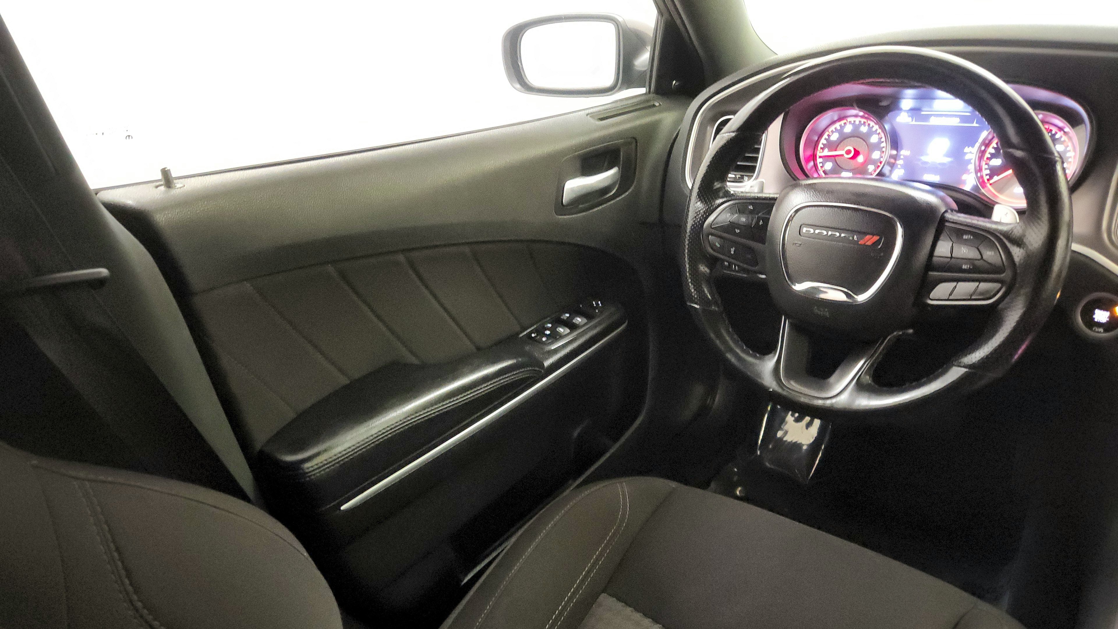 Used 2021 Dodge Charger SXT w/ Driver Convenience Group AWD/4WD image 27