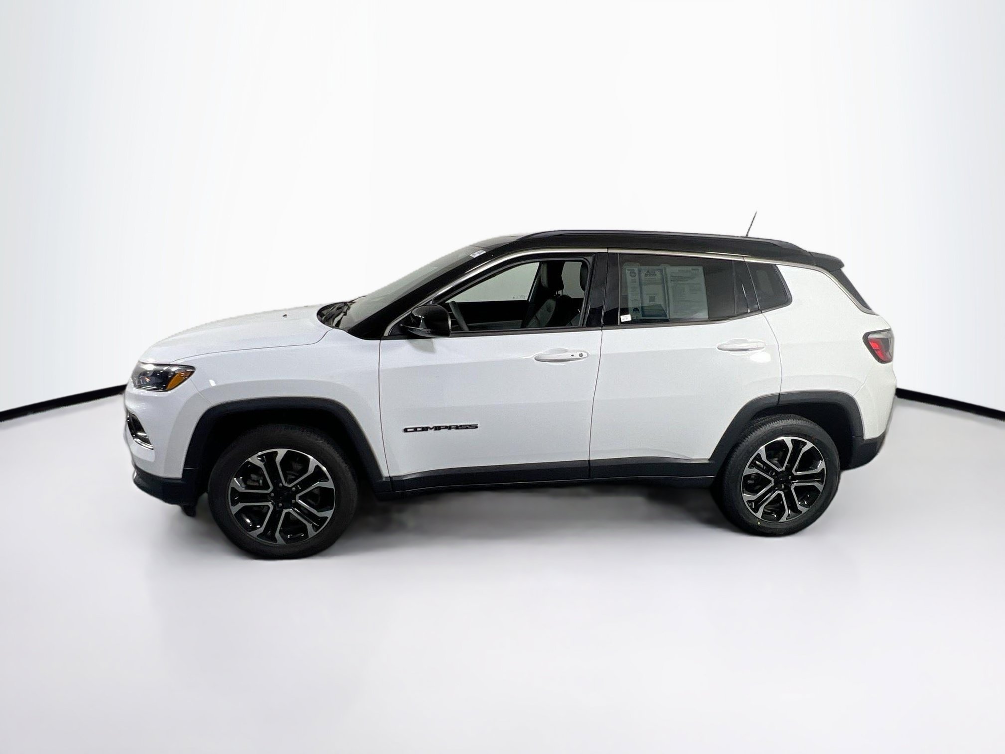 Used 2023 Jeep Compass Limited w/ Sun and Sound Group AWD/4WD image 8