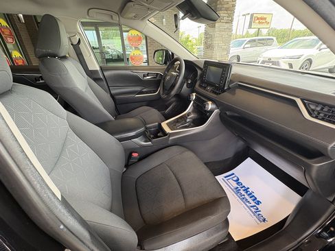 Used 2021 Toyota RAV4 XLE FWD image 25