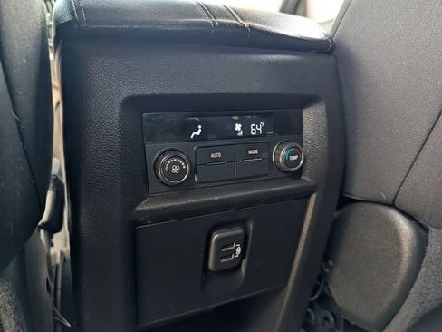 Used 2023 Chevrolet Traverse LT AWD/4WD image 14