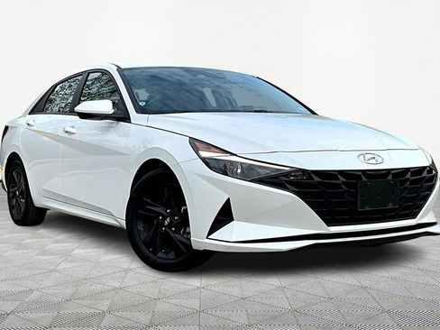 Used 2022 Hyundai Elantra SEL w/ Cargo Package image 12