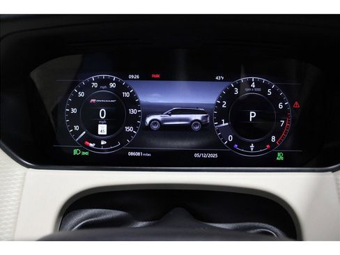 Used 2019 Land Rover Range Rover Velar R-Dynamic SE image 31