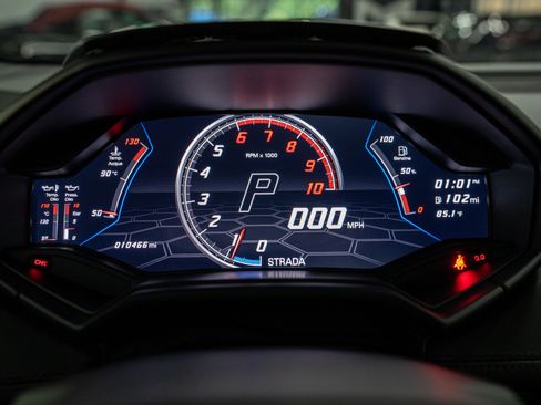 Used 2021 Lamborghini Huracan EVO RWD image 27
