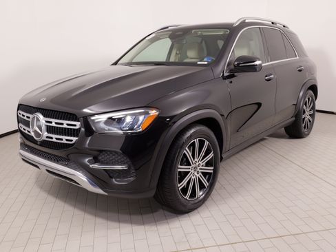 Used 2024 Mercedes-Benz GLE 450e 4MATIC image 4