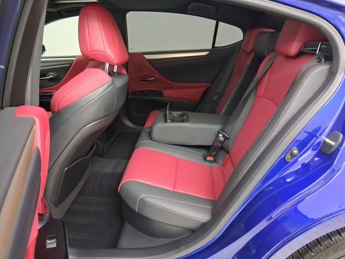 Used 2023 Lexus ES 300h F Sport image 14