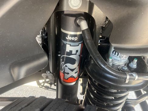 Used 2025 Jeep Gladiator Mojave w/ Safety Group image 32