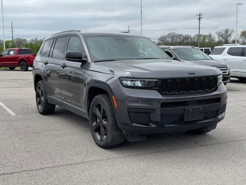 Used 2023 Jeep Grand Cherokee L Laredo AWD/4WD image 2