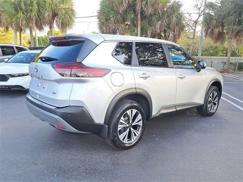 Used 2023 Nissan Rogue SV image 6