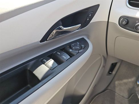 Used 2020 Chevrolet Bolt Premier w/ Infotainment Package image 31