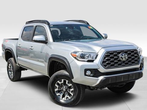 Used 2023 Toyota Tacoma TRD Off-Road w/ Technology Package image 2