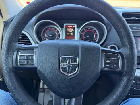 Used 2019 Dodge Journey SE image 15