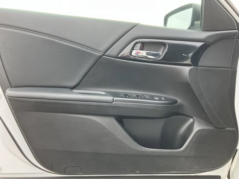 Used 2015 Honda Accord Sport image 13